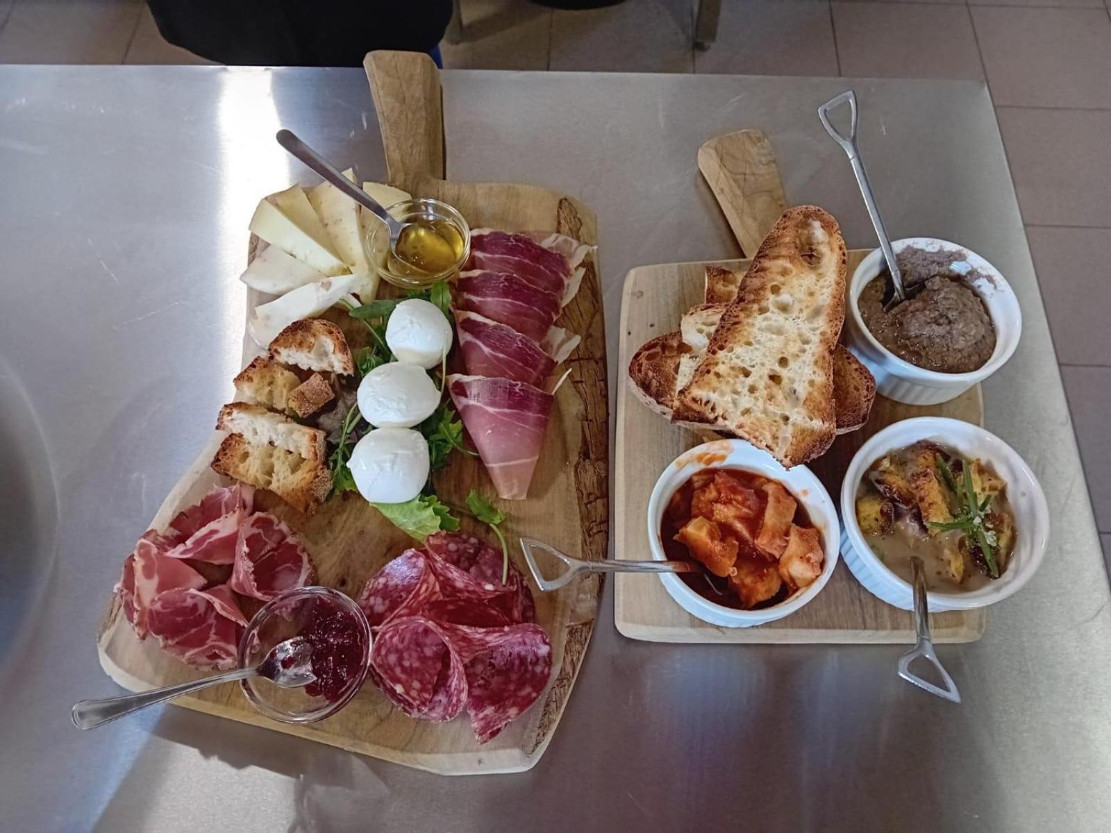 Agriturismo Podere Farnesiana 塔尔奎尼亚 外观 照片